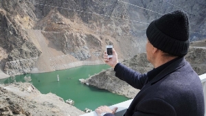 Artvin'de minare su üstüne çıktı (!)