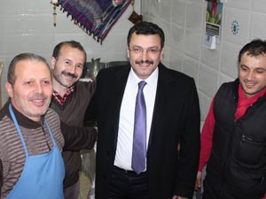 "Slogan partisi değil hizmet partisiyiz"