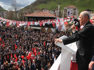 Bahçeli; ille de "demokrasi"