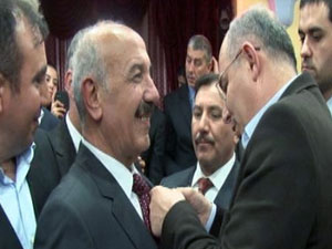 Ak Parti'den 1500 kişi MHP'ye geçti