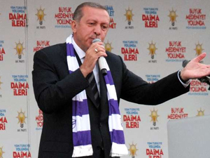 "Onun da şantaj kasetleri var"