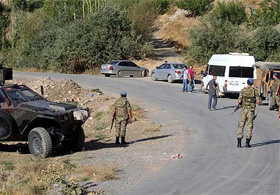 AK Parti konvoyunda gerginlik!