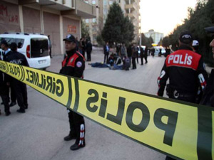 Boşanmak isteyen eşini sokak ortasında...