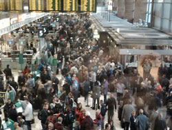 Havaalanında yolcu sayısı arttı