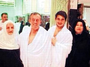 Ali Ağaoğlu Umre'ye gitti