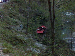 Sulama kanalına uçtu!