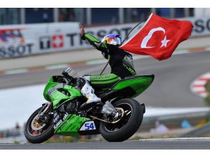 Sofuoğlu pistlerin tozunu atmaya geliyor!