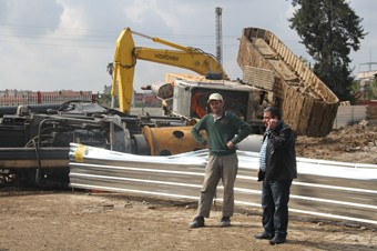 Sondaj makinası devrildi: 1 ölü