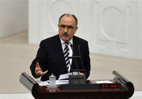 Atalay ucundan gösterdi!