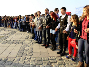 10 Bin kişi horon oynayacak!