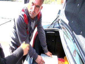 Ölen bebeği kutu içinde morga götürdü