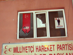 MHP binasına saldırı!