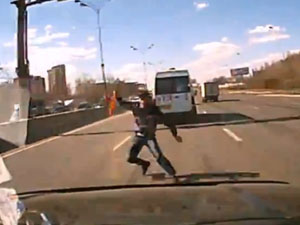 Ölümden kıl payı kurtuldu (TIKLA İZLE)