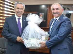 Demokrasinin önemine dikkat çekti