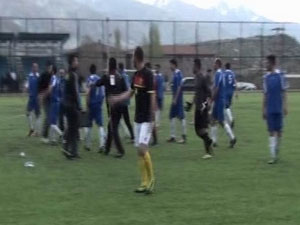 Amatör küme maçında kavga