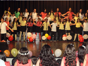 Trabzon çocuk korosu herkesi büyüledi