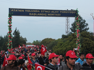 Ata'nın yolunda 20 bin genç...