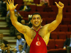 Yerlikaya yeniden mindere çıktı