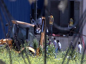 Fabrikada yangın çıktı: Yaralılar var!