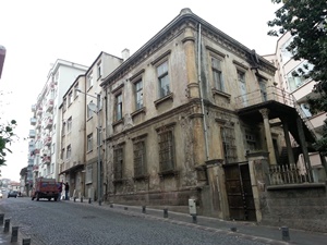 Tarihi vali konağı kurtuluyor!