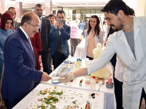 Gümrükçüoğlu KTÜ fuarını gezdi