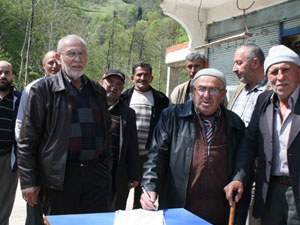 Maçka'da muhtarlar seferber oldu!