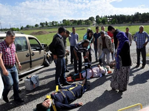 Askeri araç sivil araca çarptı