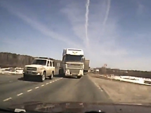 Dehşete düşüren kaza anı (TIKLA İZLE)