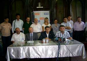 Türkiye'yi batırır, çıkartırız!