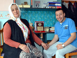 Giresunlu anne hayatını oğluna adadı!