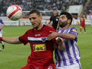 Finale yükselen ilk takım belli oldu