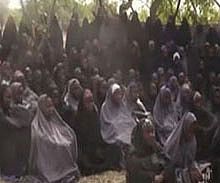 Ağaca bağlayıp tecavüz ettiler!