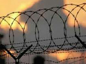 Kaçakçılar askere ateş açtı