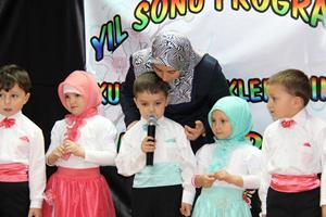 Kuran Kursu öğrencilerinden gösteri