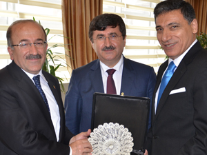Eski Trabzon Valisinden Başkan'a ziyaret