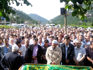 O şoför Trabzon'da toprağa verildi