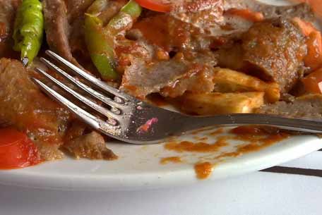 Mevlid yemeğinden 40 kişi zehirlendi