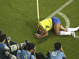 Rivaldo Tükiye'den özür diledi!