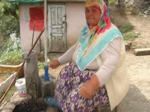 Rize'de 9 yıldır evinden ayrılamıyor