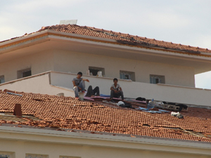 Çatı eylemi sürüyor!