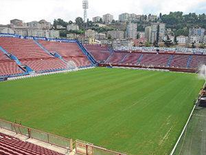 Başkan Gümrükçüoğlu Avni Aker'i istedi!