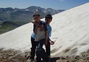 Çaykara'da Kar Sevinci