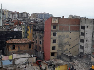 Başkan çarpık kentleşmeye isyan etti!