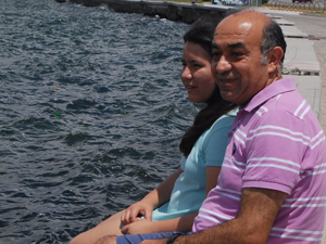 Tahliye oldu denize koştu!