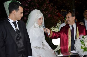 Başkan kendi oğlunun nikahını kıydı