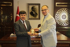 Ayhan Pala'dan Vali Öz'e teşekkür