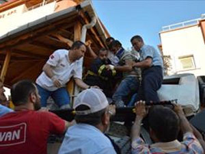 Frenleri boşalan kamyon dehşet saçtı