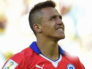 Devler ünlü futbolcunun peşinde!