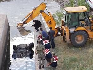 Sulama kanalına uçtu! Ölüler ve yaralılar var!
