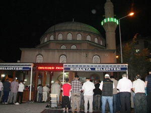 Bir asırdır orucunu aksatmıyor